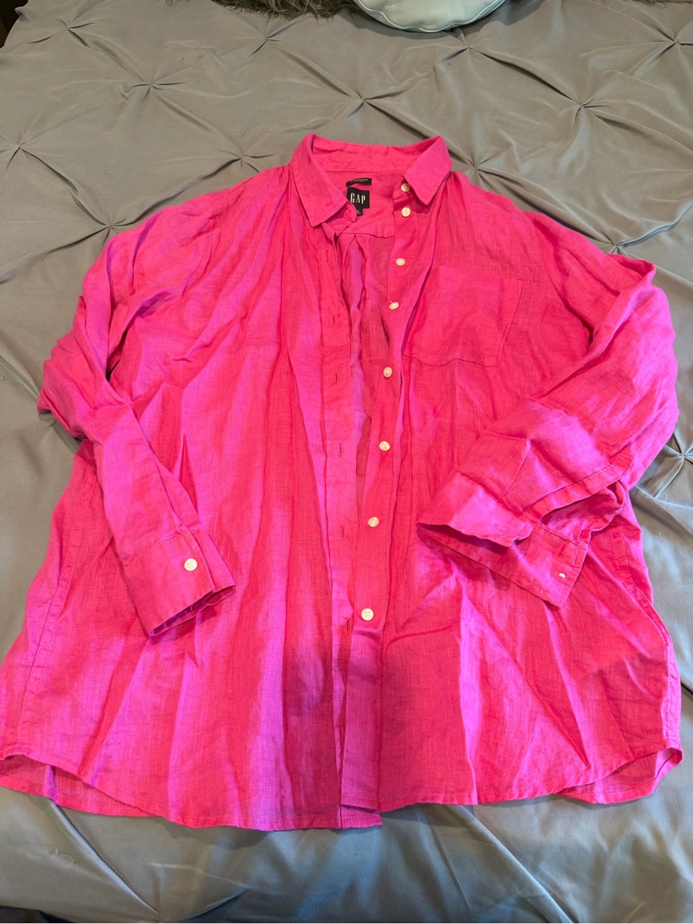 GAP Women’s Pink Button-Up Shirt - Classic Collared Shirt